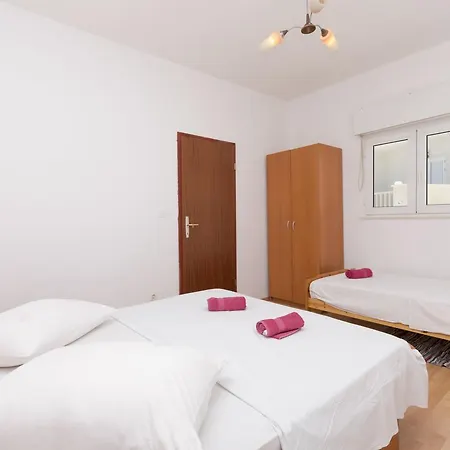 A Cappella Music Apartment *