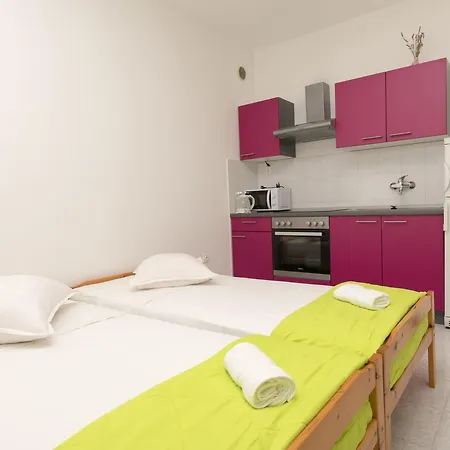 A Cappella Music Apartment
