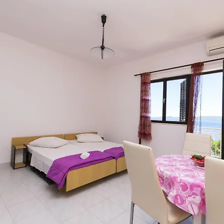 A Cappella Music Apartment